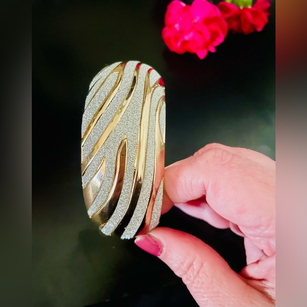 Chunky Vintage Two Tone Gold and Silver Clamper Bracelet - Picture 4 of 8